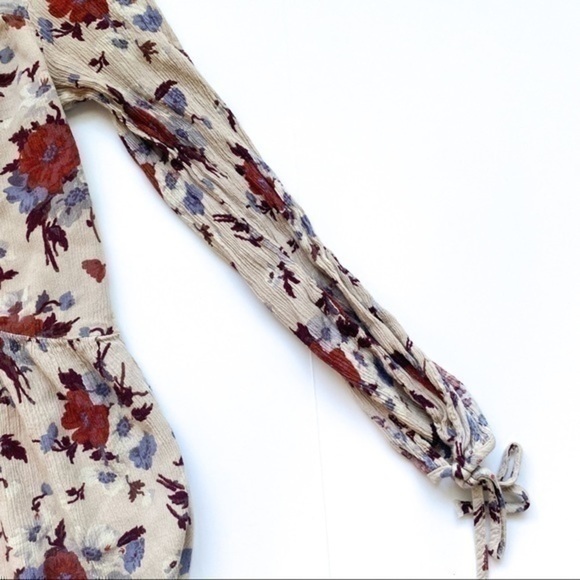 American Eagle Floral Peplum Blouse - Picture 4 of 4